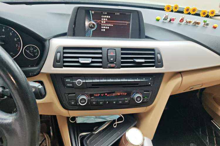 Used BMW 3 Series 2014 320Li Fashion Model Audio And AC Panel