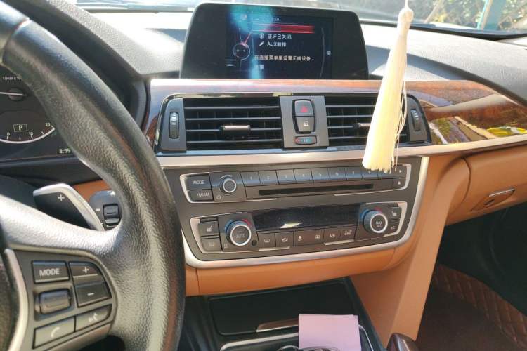 Used BMW 3 Series 2014 320Li Luxury Design Package Audio And AC Panel