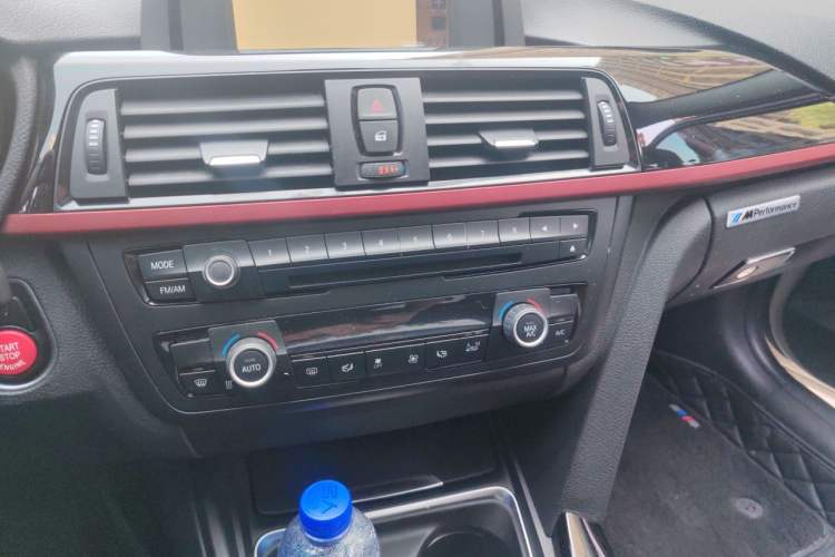Used BMW 3 Series 2014 320Li Fashion Model Audio And AC Panel