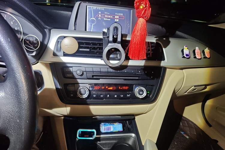 Used BMW 3 Series 2014 320Li Fashion Model Audio And AC Panel