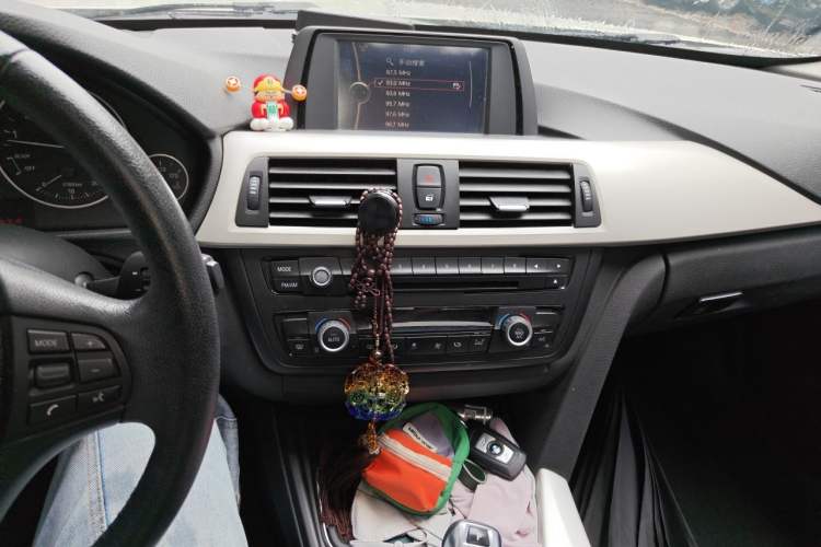 Used BMW 3 Series 2014 320Li Fashion Model Audio And AC Panel