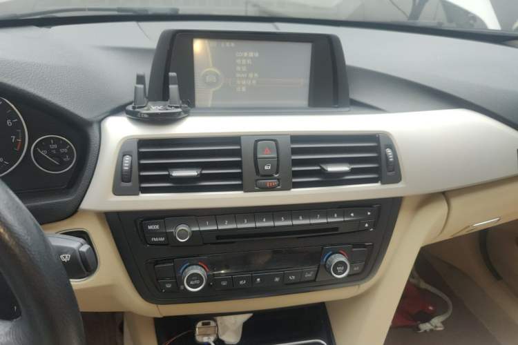 Used BMW 3 Series 2014 320Li Fashion Model Audio And AC Panel