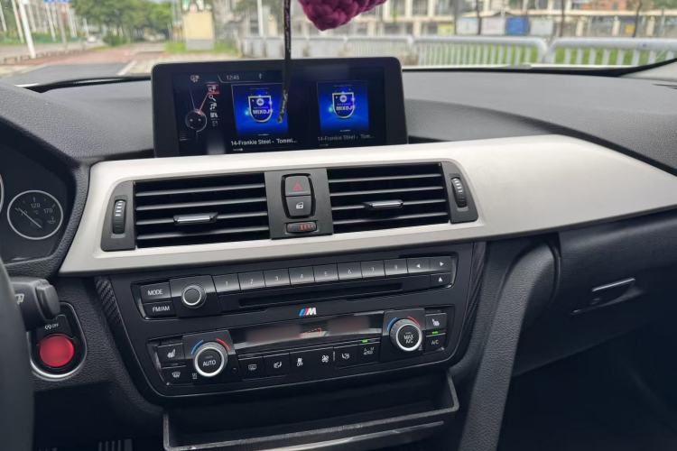 Used BMW 3 Series 2014 320i Sport Edition Audio And AC Panel
