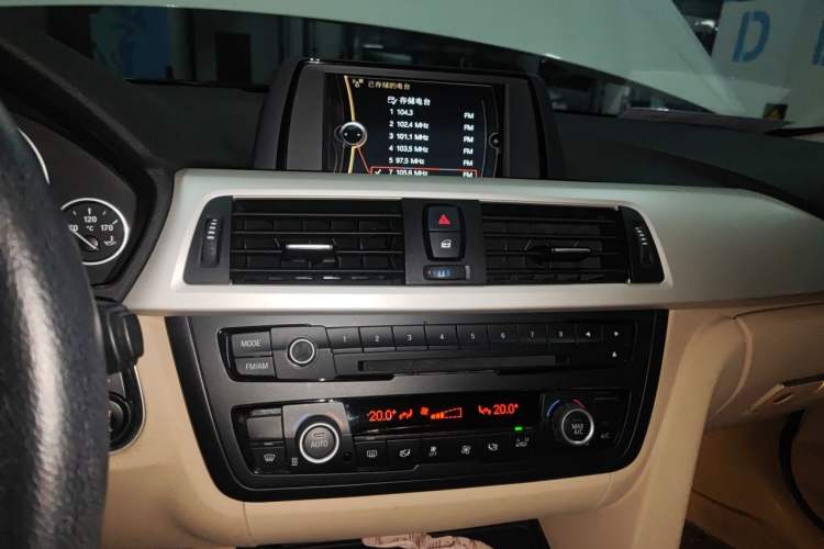 Used BMW 3 Series 2014 320Li Fashion Model Audio And AC Panel