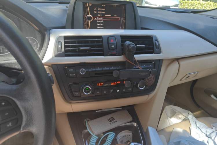 Used BMW 3 Series 2014 320Li Fashion Model Audio And AC Panel