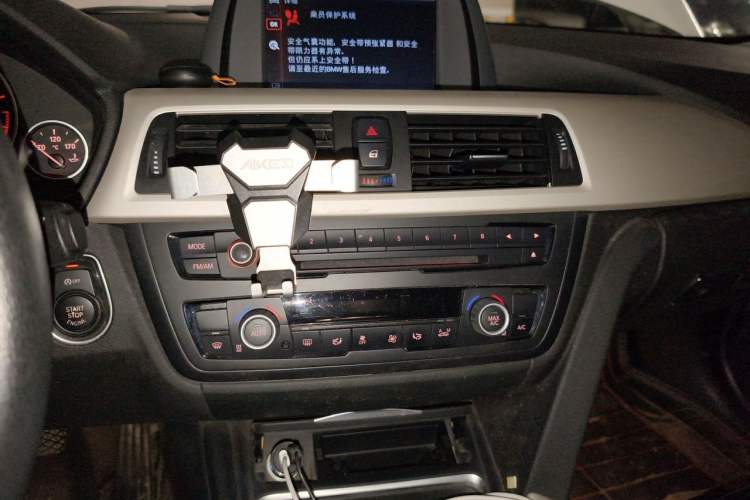 Used BMW 3 Series 2014 320Li Fashion Model Audio And AC Panel