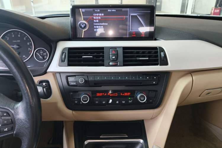 Used BMW 3 Series 2014 320Li Fashion Model Audio And AC Panel