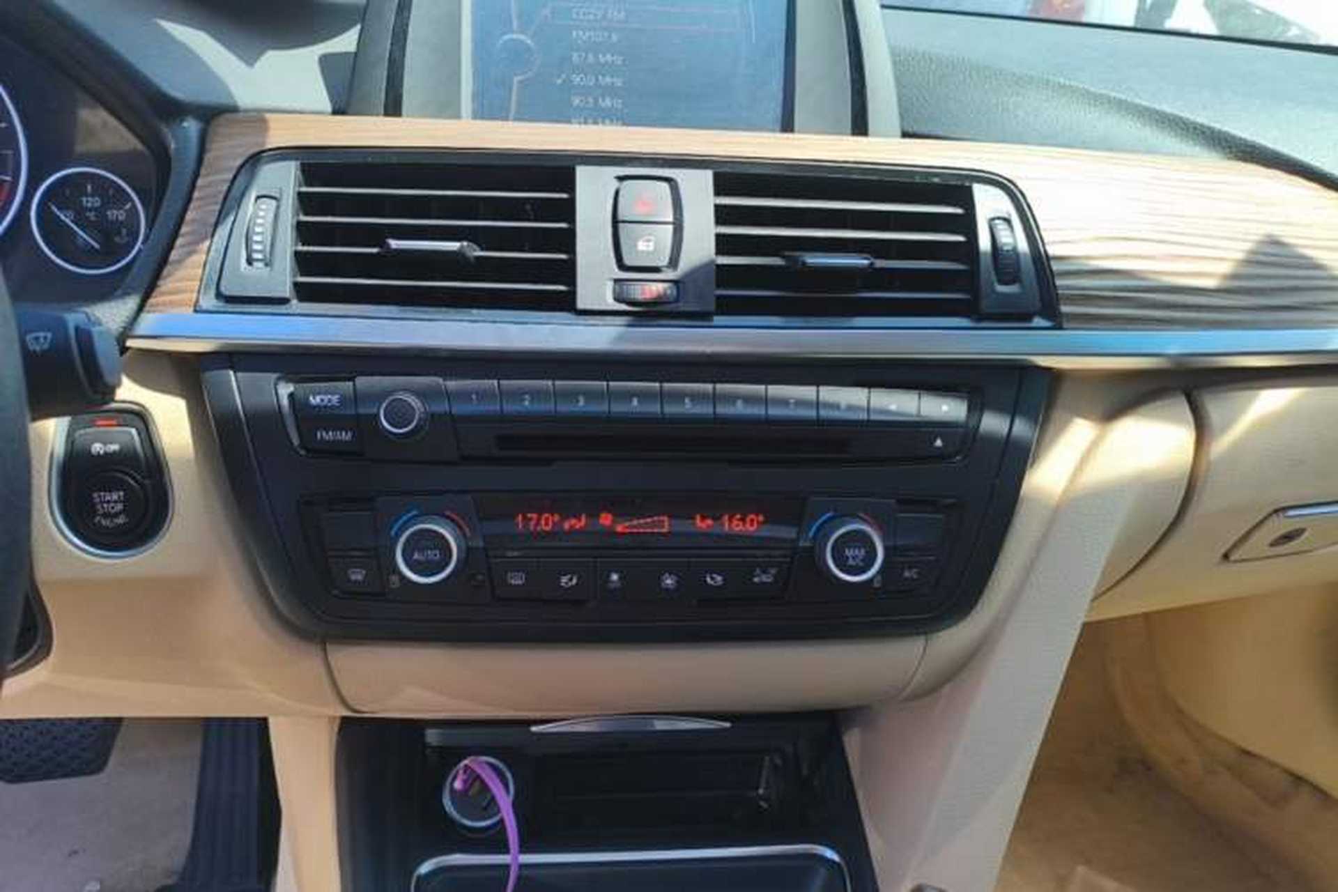 Used BMW 3 Series 2014 320Li Fashion Model Audio And AC Panel