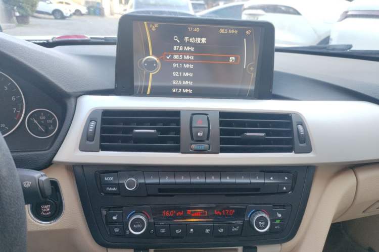 Used BMW 3 Series 2014 320i Sport Edition Audio And AC Panel