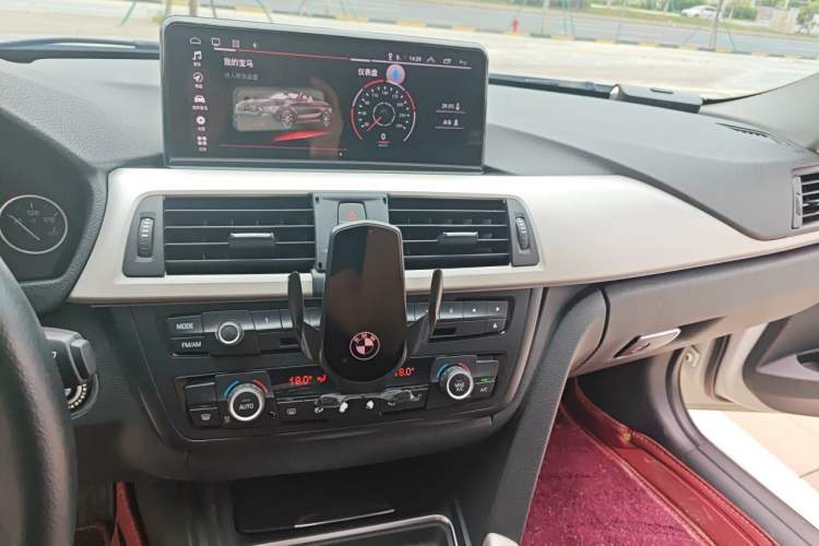 Used BMW 3 Series 2014 320Li Fashion Model Audio And AC Panel
