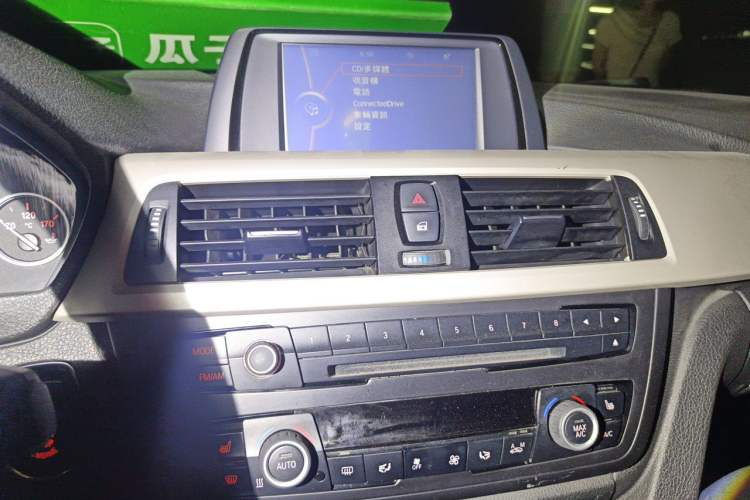 Used BMW 3 Series 2014 320Li Fashion Model Audio And AC Panel