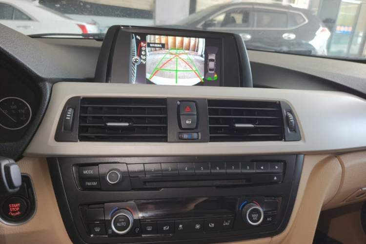 Used BMW 3 Series 2014 320Li Fashion Model Audio And AC Panel