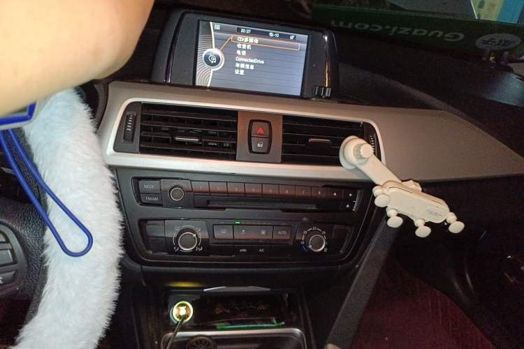 Used BMW 3 Series 2014 320i Active Edition Audio And AC Panel