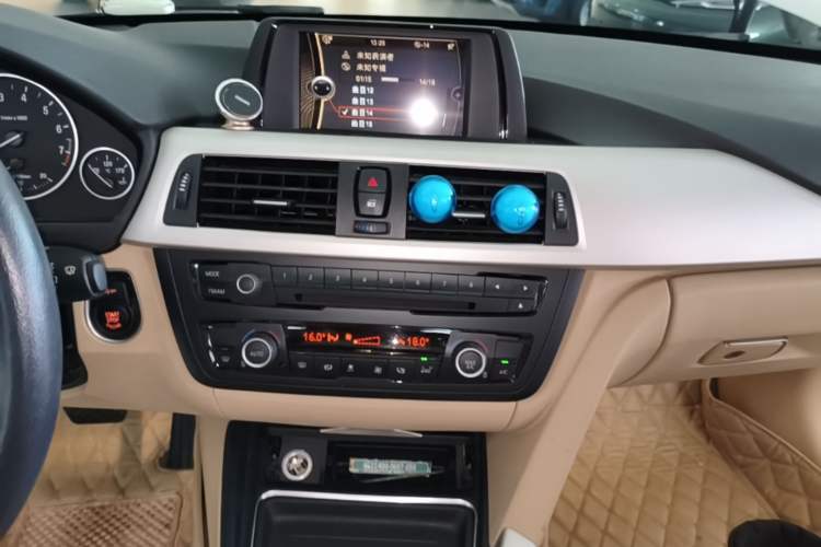 Used BMW 3 Series 2014 320Li Fashion Model Audio And AC Panel
