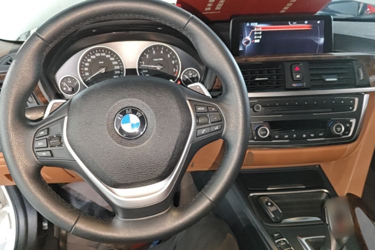 Used BMW 3 Series 2014 328Li Luxury Design Package Center Console
