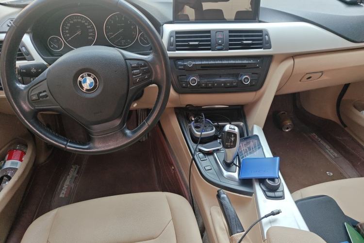 Used BMW 3 Series 2014 320Li Fashion Model Center Console