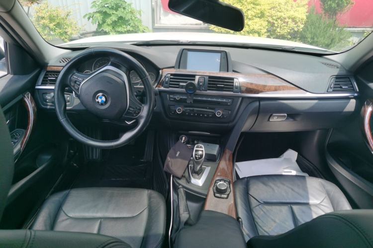 Used BMW 3 Series 2014 328Li Fashion Model Center Console