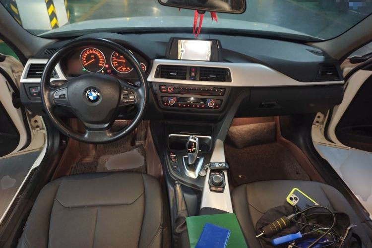 Used BMW 3 Series 2014 320Li Fashion Model Center Console