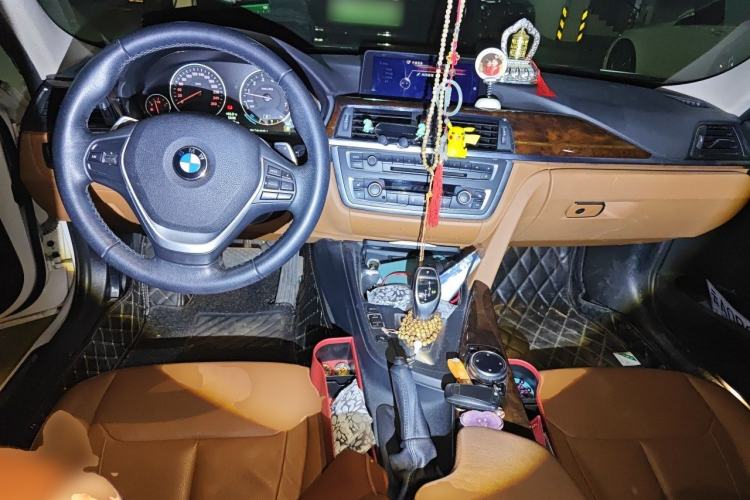 Used BMW 3 Series 2014 320Li Luxury Design Package Center Console