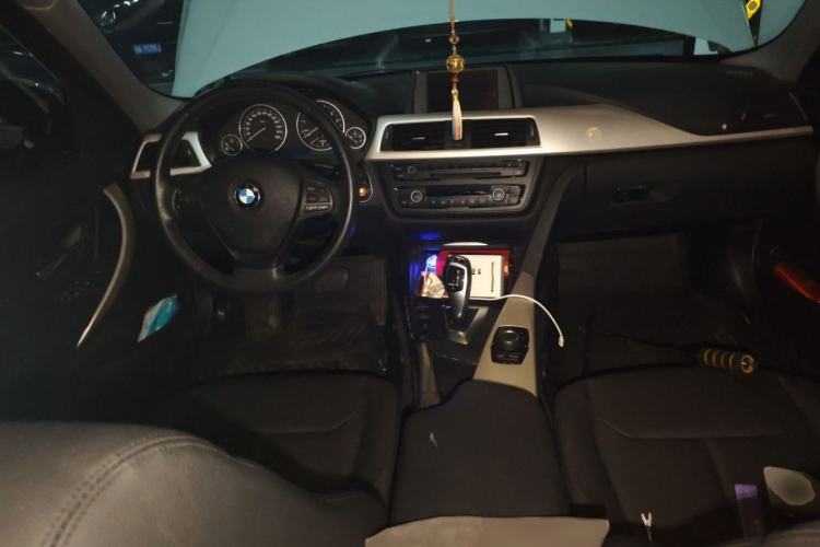 Used BMW 3 Series 2014 320Li Fashion Model Center Console