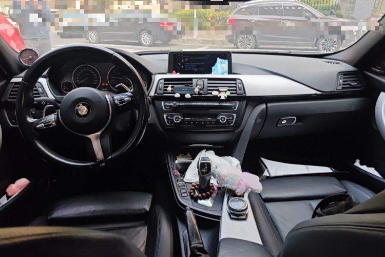 Used BMW 3 Series 2014 328i M Sport Edition Center Console