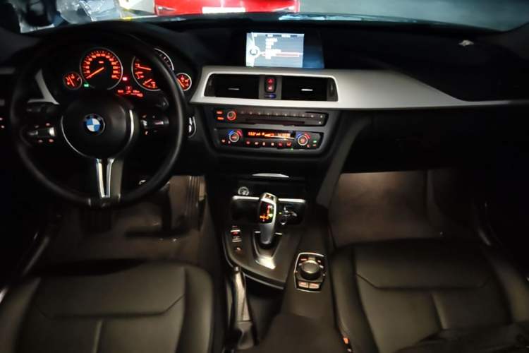 Used BMW 3 Series 2014 320Li Fashion Model Center Console