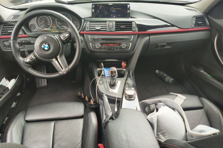 Used BMW 3 Series 2014 320i Sport Design Package Center Console