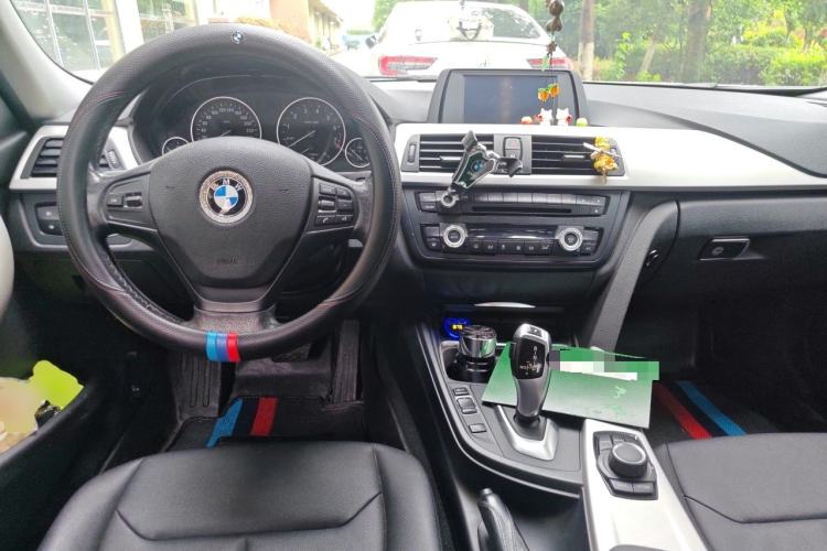 Used BMW 3 Series 2014 320Li Fashion Model Center Console
