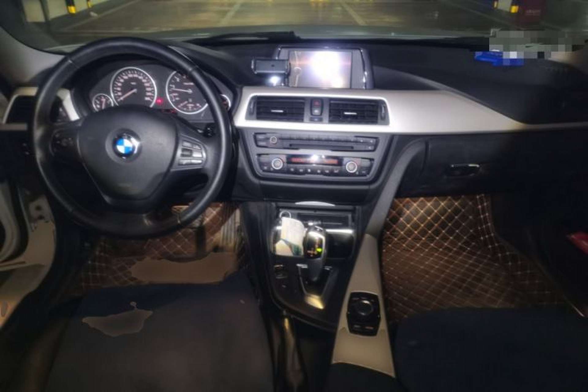 Used BMW 3 Series 2014 320Li Fashion Model Center Console