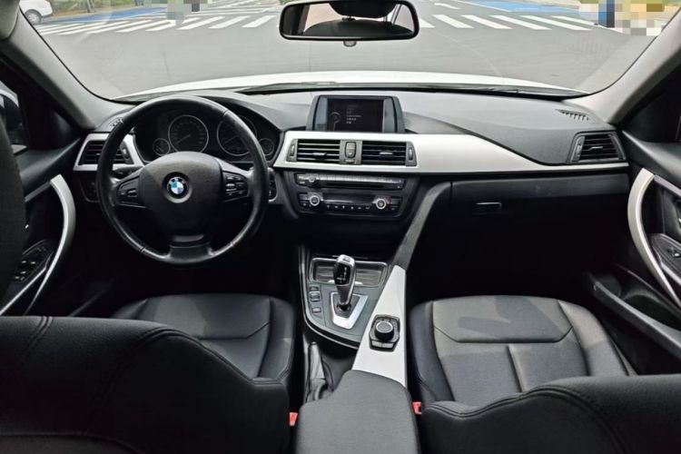 Used BMW 3 Series 2014 320Li Fashion Model Center Console