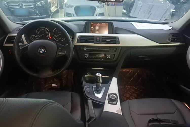 Used BMW 3 Series 2014 320Li Fashion Model Center Console