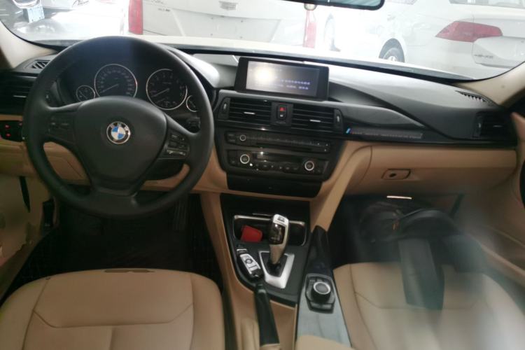 Used BMW 3 Series 2014 320Li Fashion Model Center Console