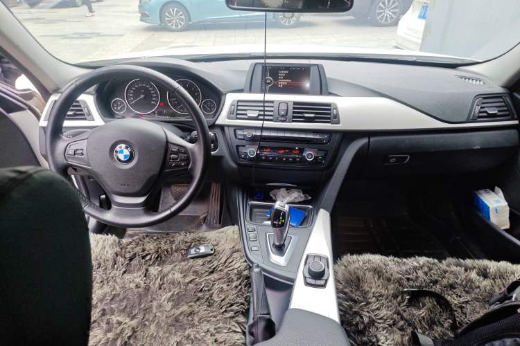 Used BMW 3 Series 2014 320Li Fashion Model Center Console