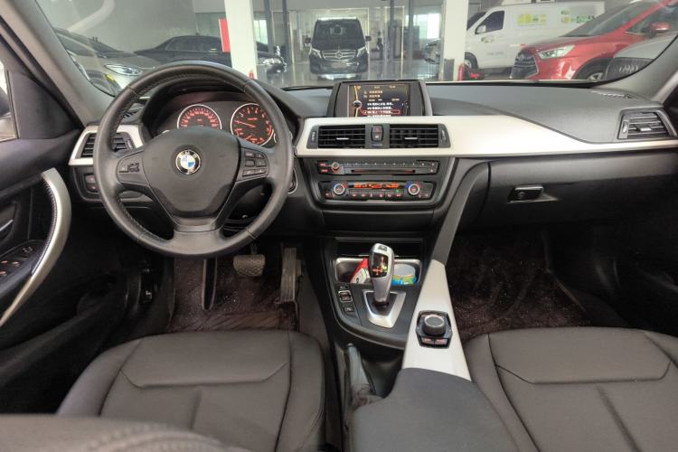 Used BMW 3 Series 2014 320Li Fashion Model Center Console