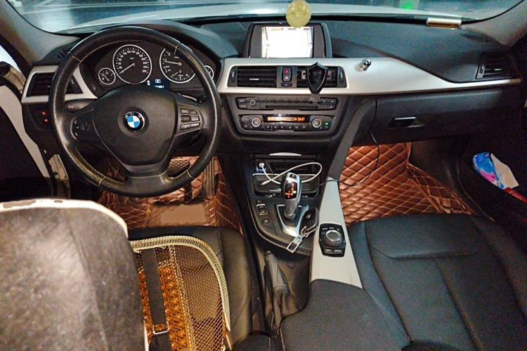 Used BMW 3 Series 2014 320Li Fashion Model Center Console
