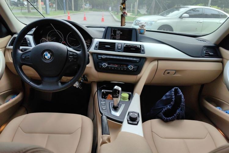 Used BMW 3 Series 2014 320Li Fashion Model Center Console