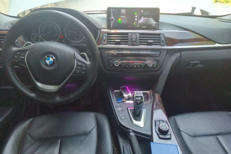 Used BMW 3 Series 2014 328Li Year of the Horse Limited Edition Center Console