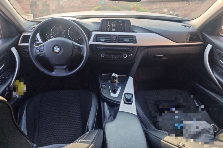 Used BMW 3 Series 2014 320i Sport Edition Center Console