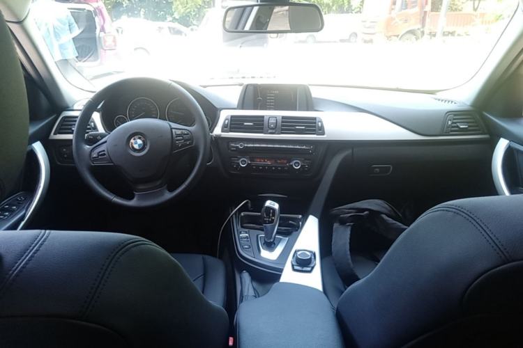 Used BMW 3 Series 2014 320Li Fashion Model Center Console
