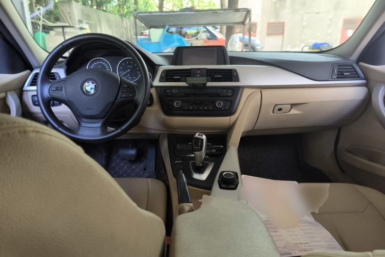 Used BMW 3 Series 2014 320Li Fashion Model Center Console
