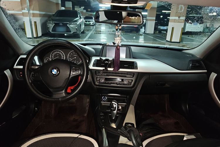 Used BMW 3 Series 2014 320Li Fashion Model Center Console