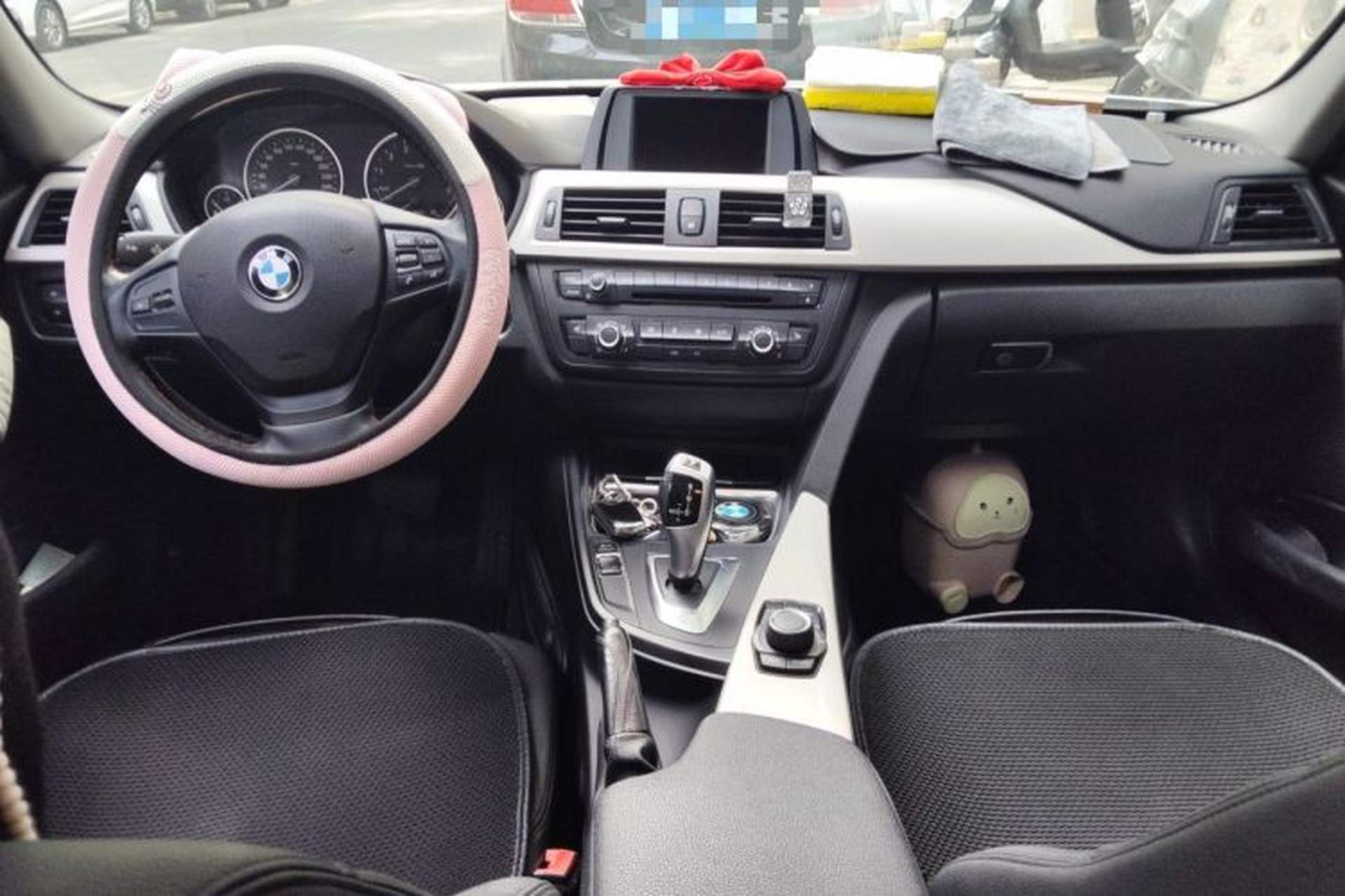 Used BMW 3 Series 2014 320i Sport Edition Center Console