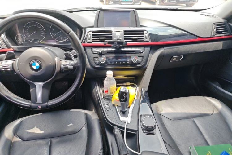 Used BMW 3 Series 2014 320i Sport Edition Center Console