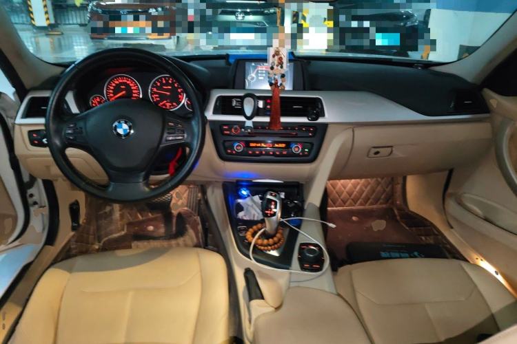 Used BMW 3 Series 2014 320Li Fashion Model Center Console