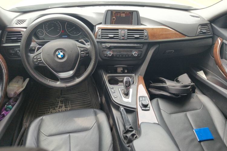 Used BMW 3 Series 2014 328Li Fashion Model Center Console