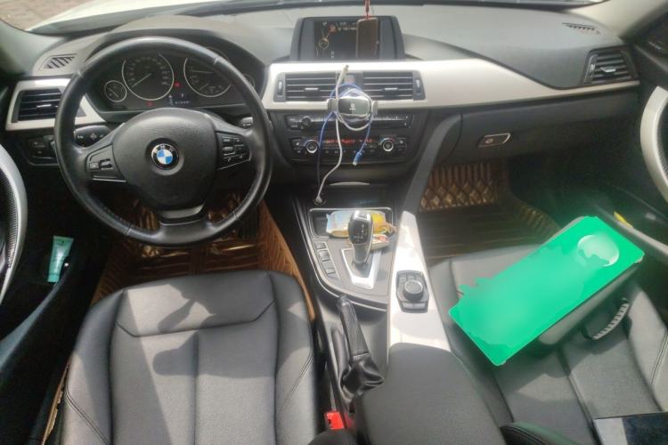 Used BMW 3 Series 2014 320Li Fashion Model Center Console