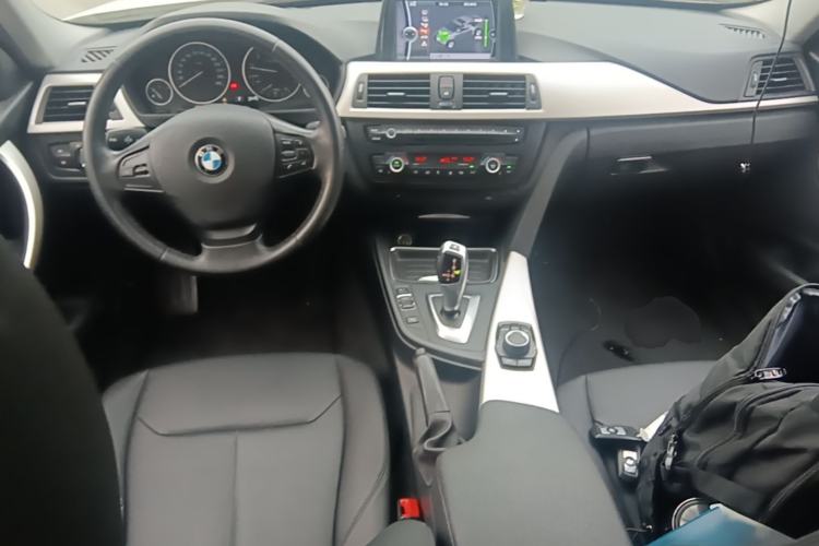 Used BMW 3 Series 2014 320Li Fashion Model Center Console