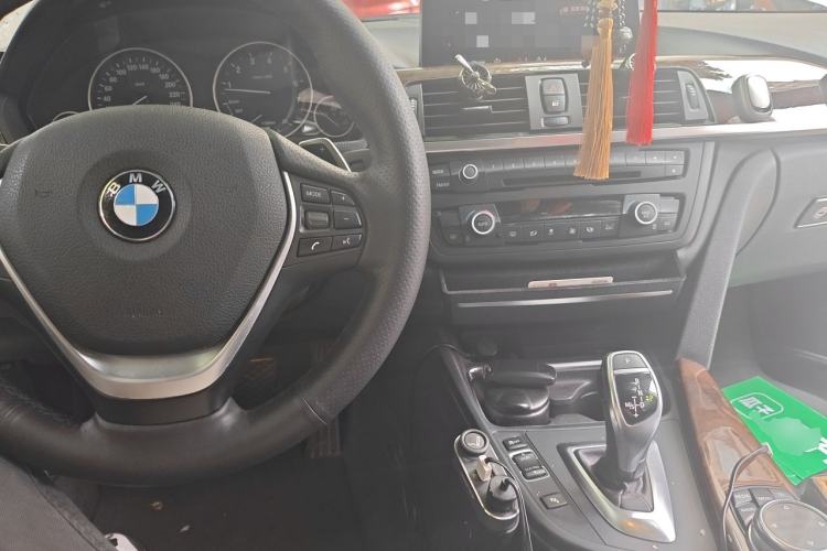 Used BMW 3 Series 2014 328Li Fashion Model Center Console