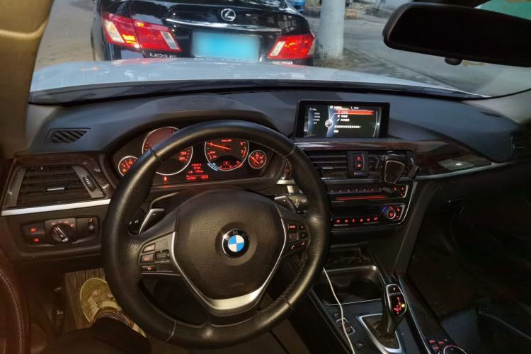 Used BMW 3 Series 2014 328Li xDrive Luxury Design Package Center Console