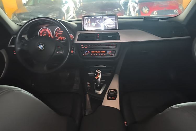 Used BMW 3 Series 2014 320Li Fashion Model Center Console